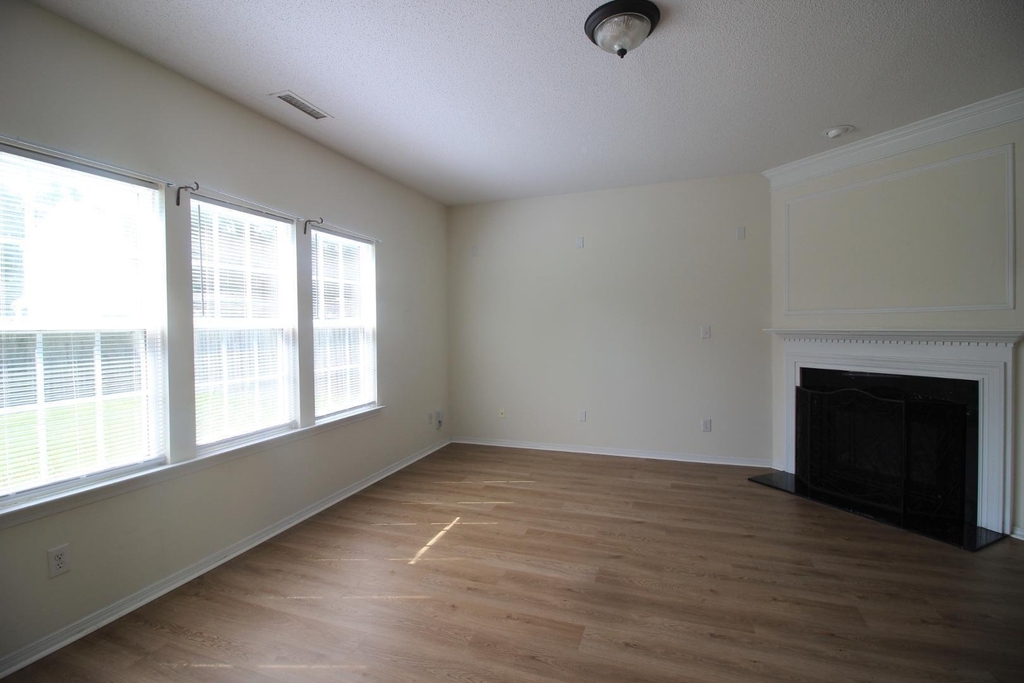 8439 Haines Creek Lane - Photo 2