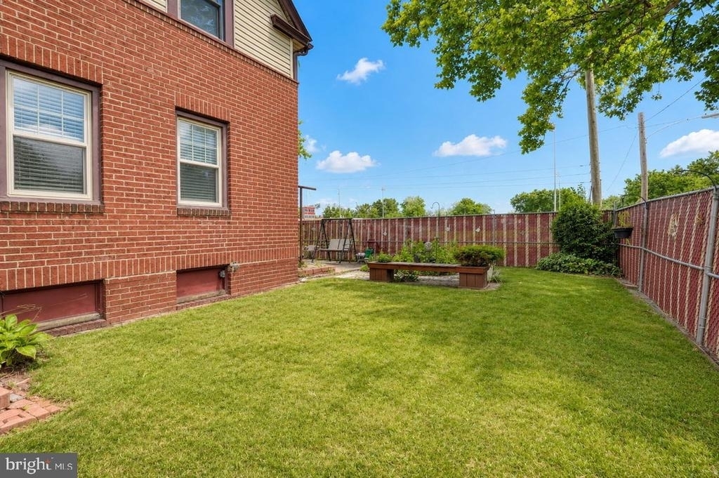 1902 Trenton Avenue - Photo 1