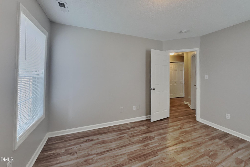 5169 Parkerwood Drive - Photo 11