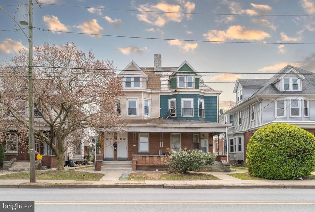 723 Hamilton Avenue - Photo 0