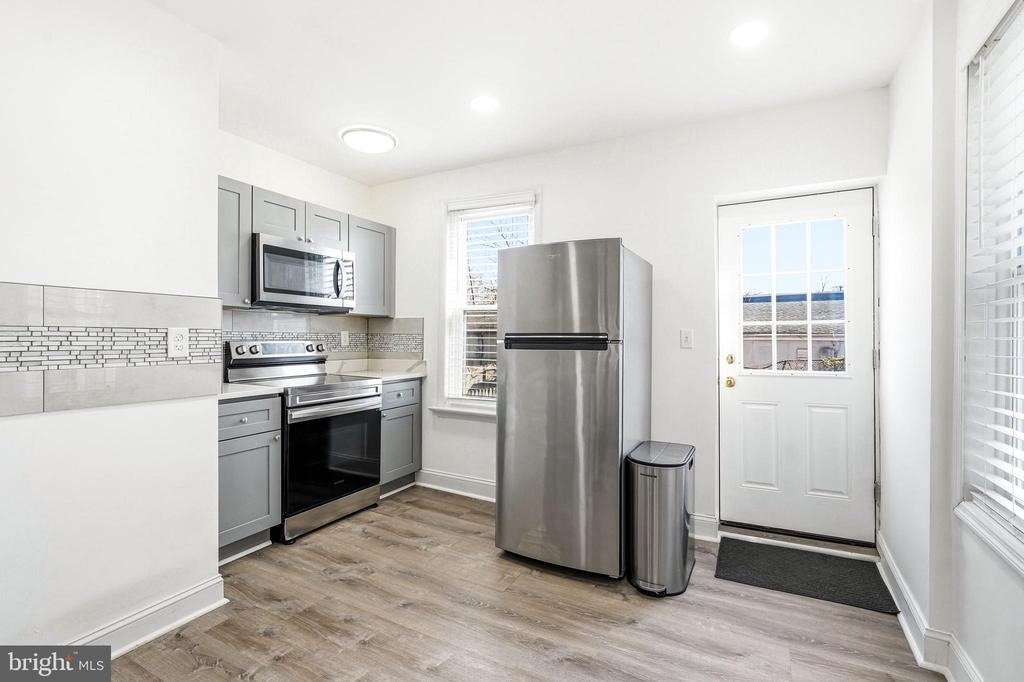 11 E Atlantic Avenue - Photo 11