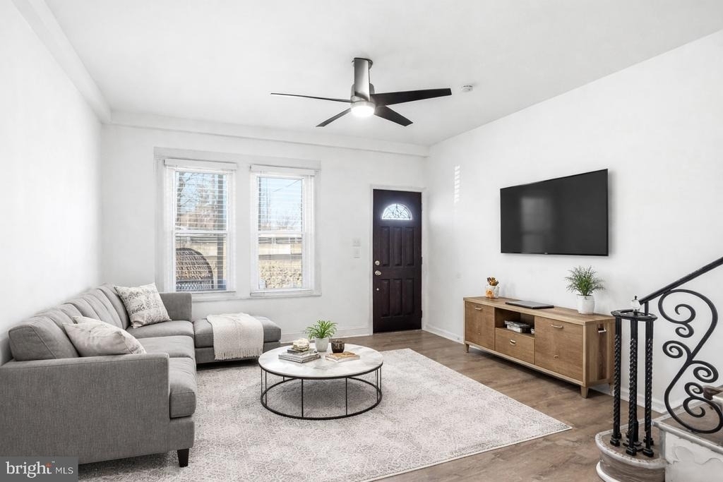 11 E Atlantic Avenue - Photo 3