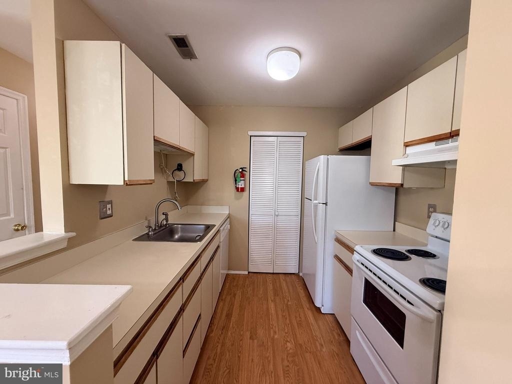 1403 Britton Place - Photo 5
