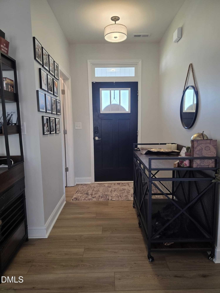 536 Amusement Drive - Photo 2