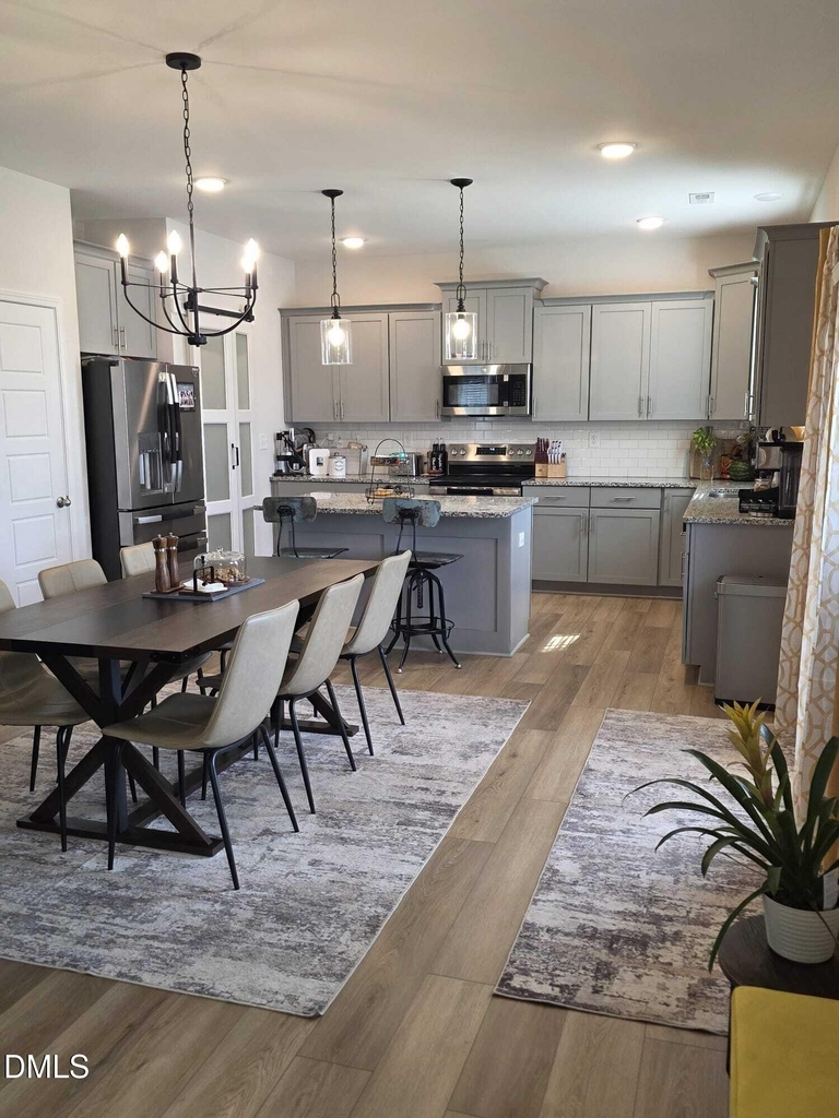 536 Amusement Drive - Photo 3