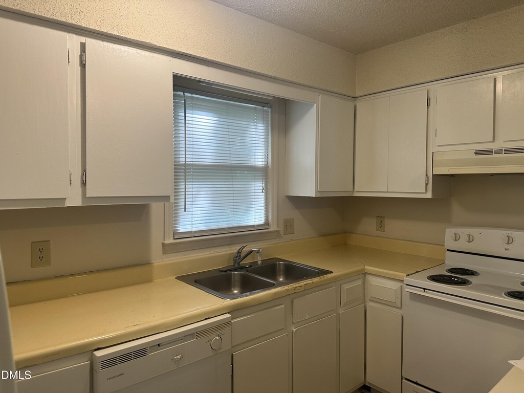 5104 Vann Street - Photo 4