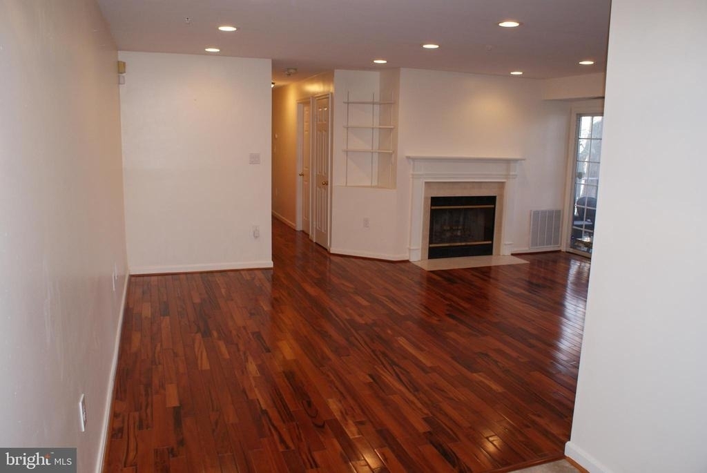 9716 Lake Pointe Court - Photo 3