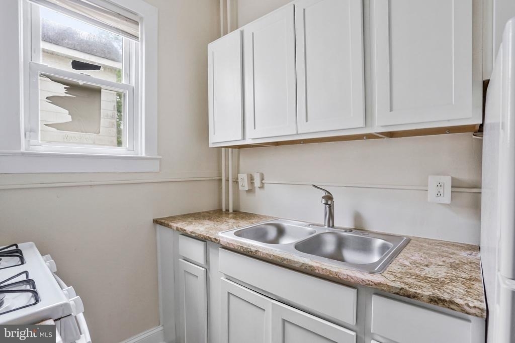 305 9th Street - Photo 12