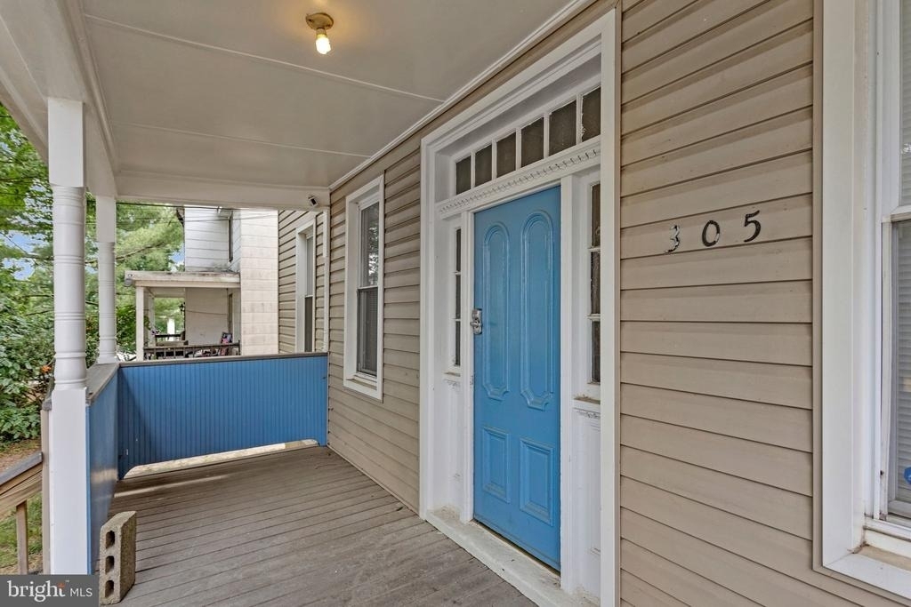 305 9th Street - Photo 2