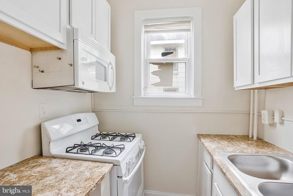 305 9th Street - Photo 13