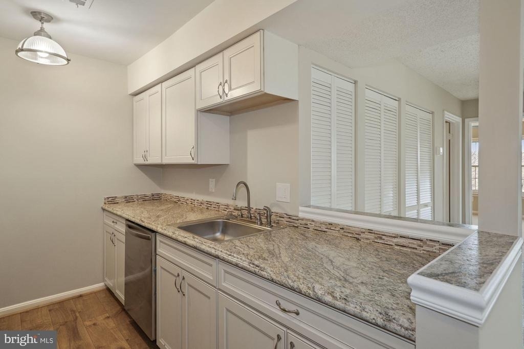 1601 Carriage House Terrace - Photo 7
