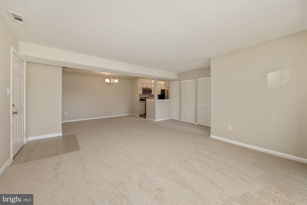 1601 Carriage House Terrace - Photo 2
