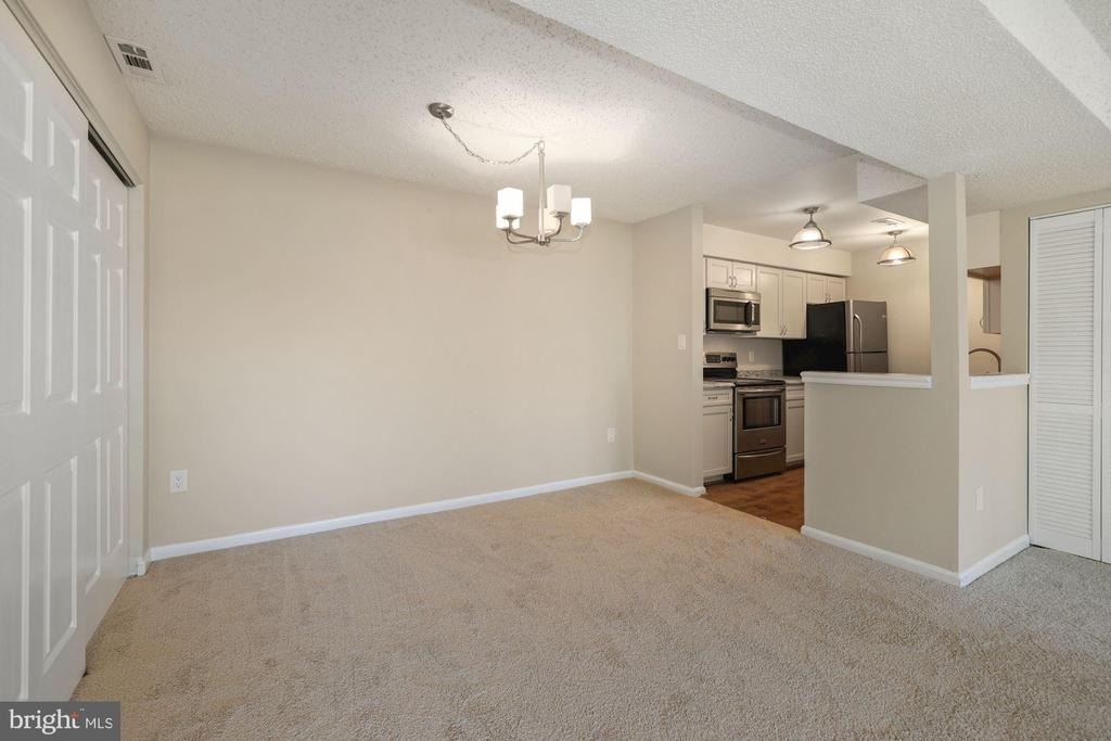 1601 Carriage House Terrace - Photo 5