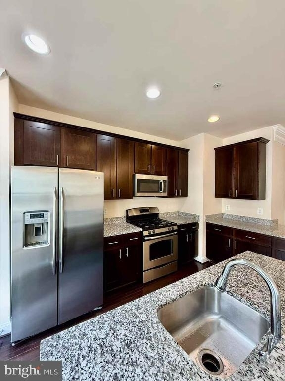 11918 Weybridge Lane - Photo 6
