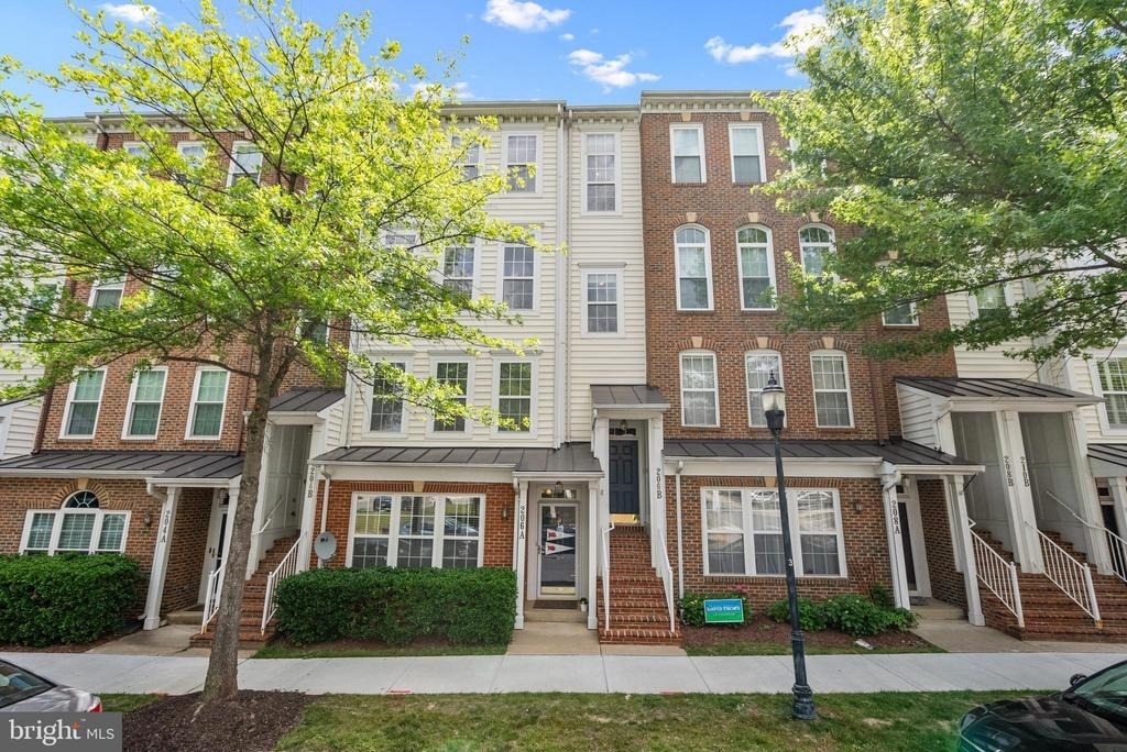 206 Heathwalk Street - Photo 0