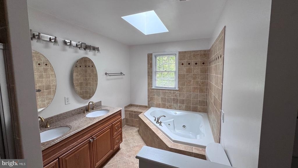 7001 Longwood Drive - Photo 23