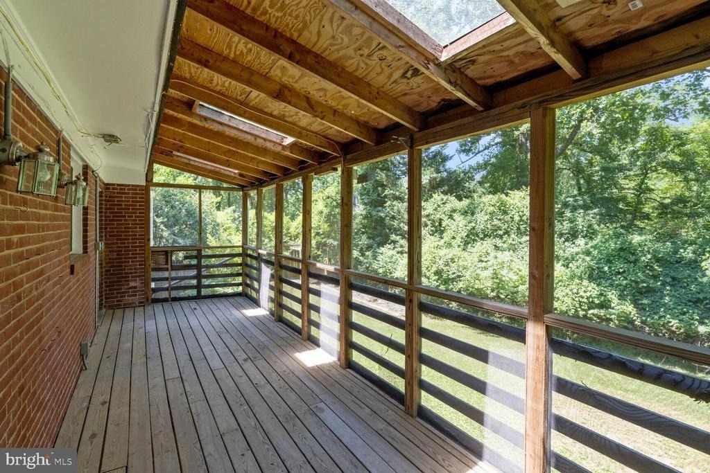 7001 Longwood Drive - Photo 22