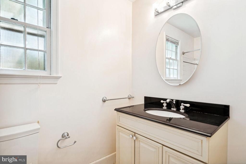 7001 Longwood Drive - Photo 11