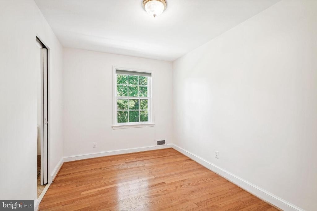 7001 Longwood Drive - Photo 15