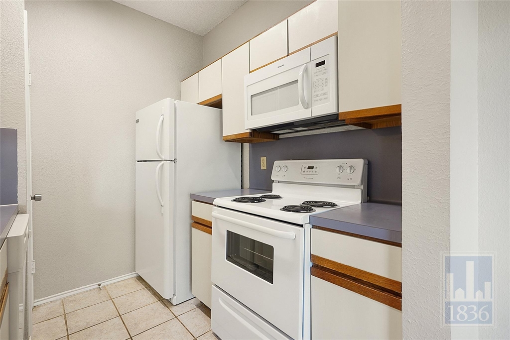 2804 Rio Grande St - Photo 2