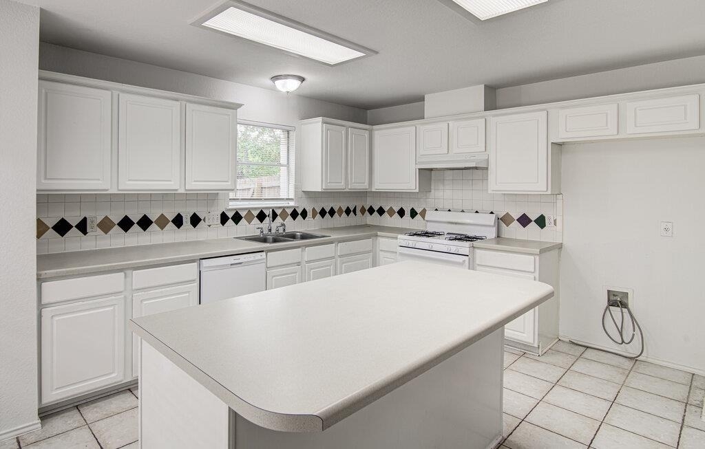4300 Companeros Way - Photo 10