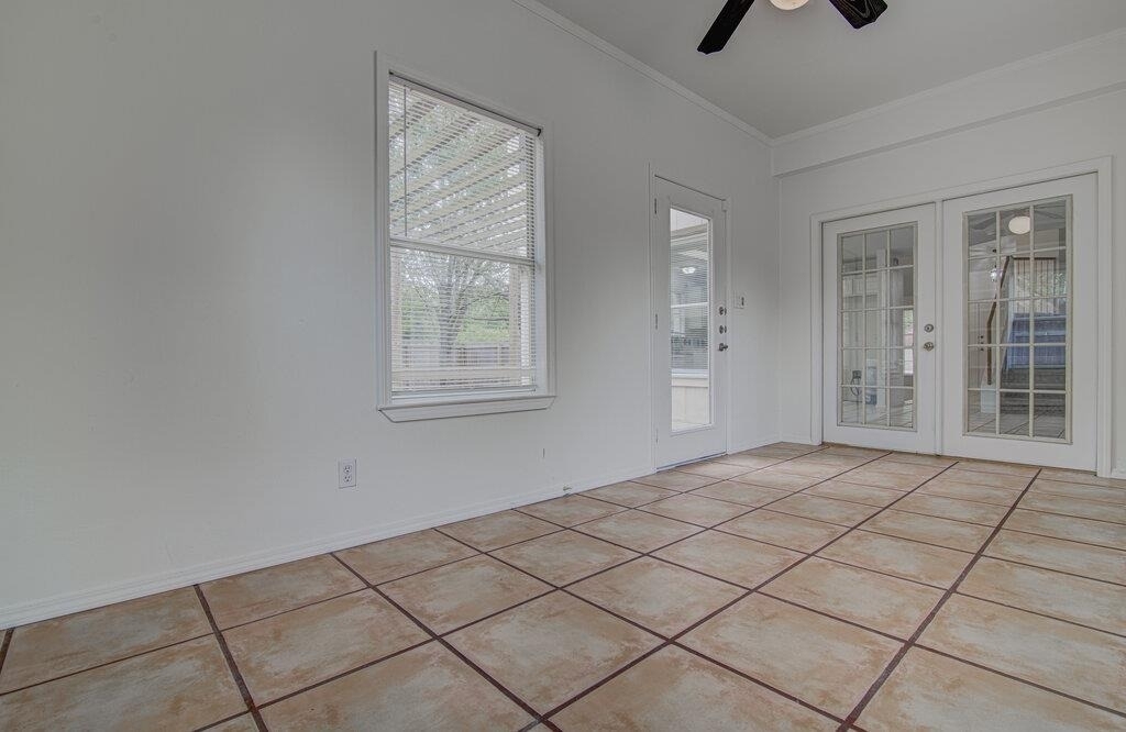 4300 Companeros Way - Photo 27