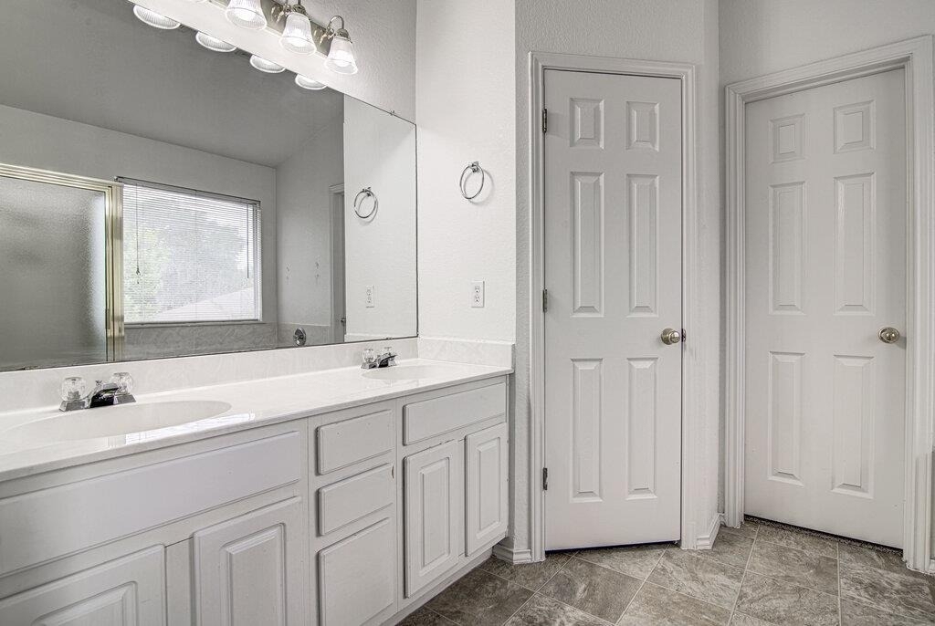 4300 Companeros Way - Photo 23
