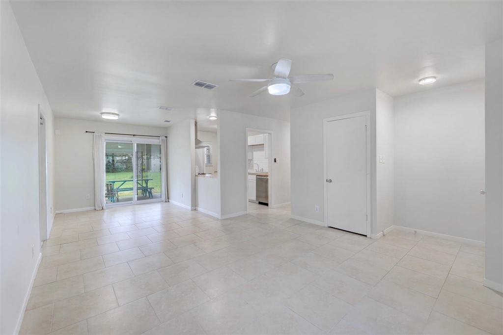 2713 Friar Tuck Ln - Photo 3