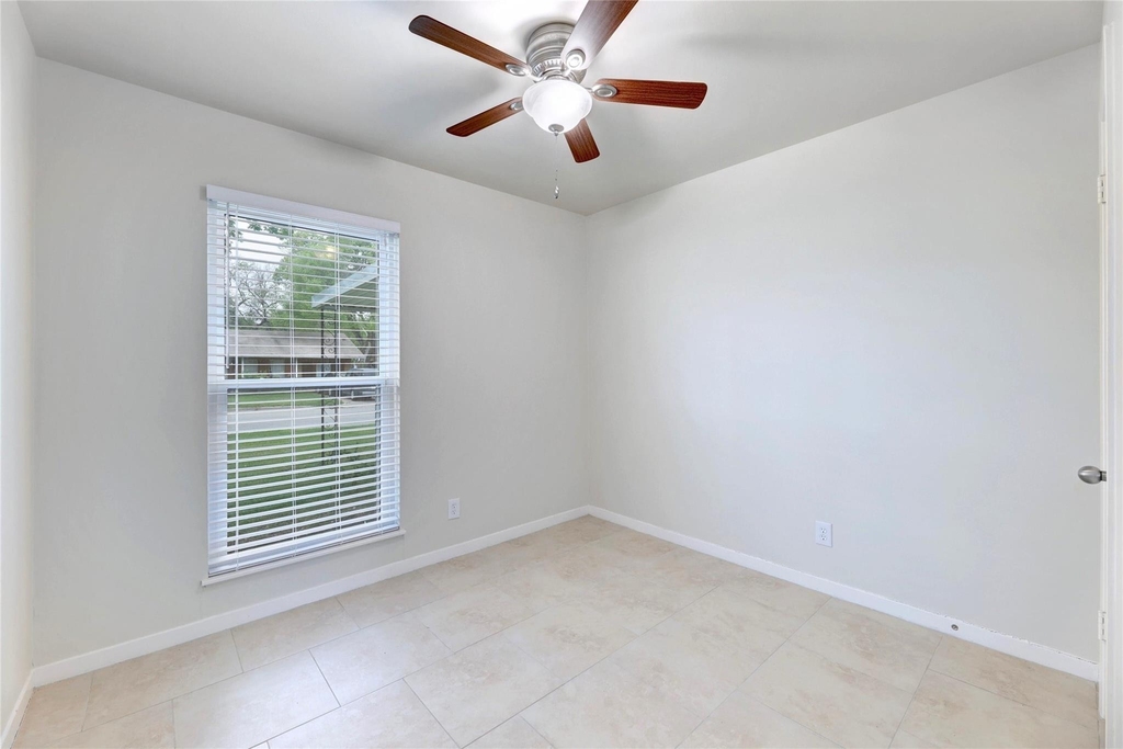 2713 Friar Tuck Ln - Photo 18