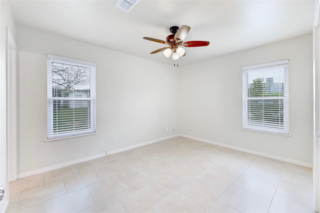 2713 Friar Tuck Ln - Photo 11