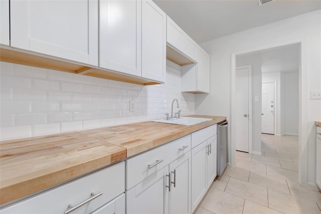 2713 Friar Tuck Ln - Photo 10
