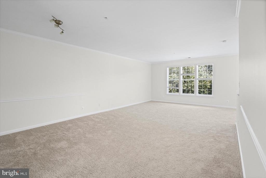 1670 Mohegan Drive - Photo 5