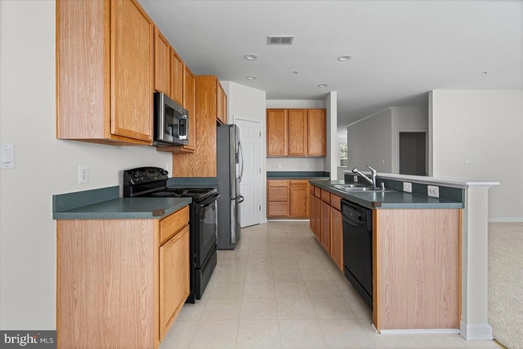 1670 Mohegan Drive - Photo 9
