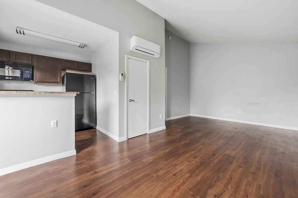 2512 Durwood St - Photo 2