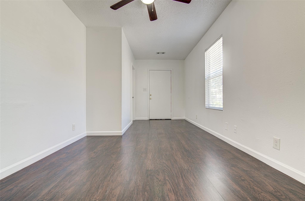 912 Catalpa St - Photo 5