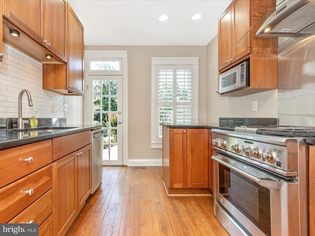 232 Dill Avenue - Photo 17