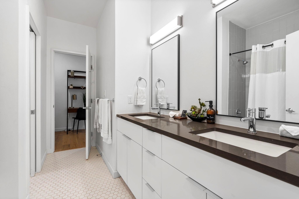 1701 E M L King Jr Blvd - Photo 10