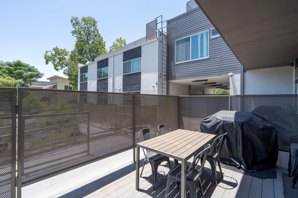 1701 E M L King Jr Blvd - Photo 33