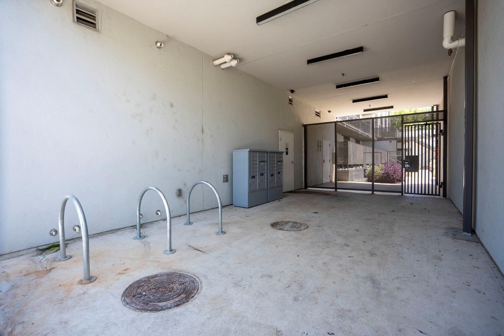 1701 E M L King Jr Blvd - Photo 23