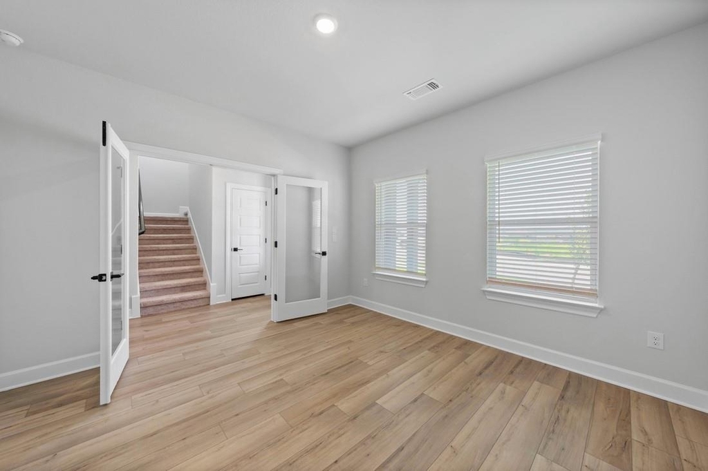 9513 Balmy Ln - Photo 2