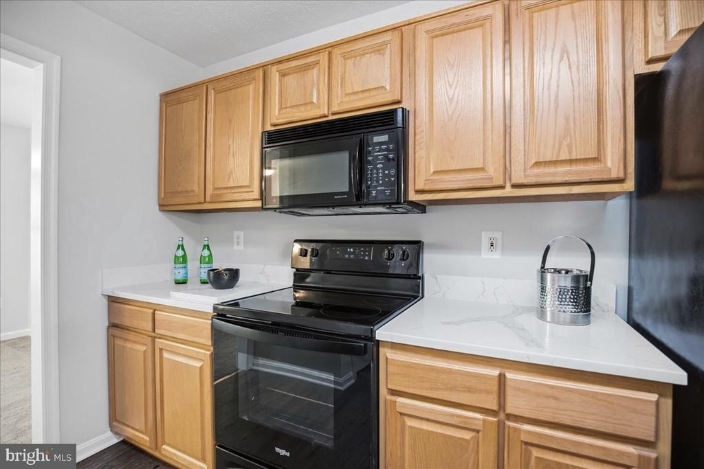 8000 Delores Court - Photo 11