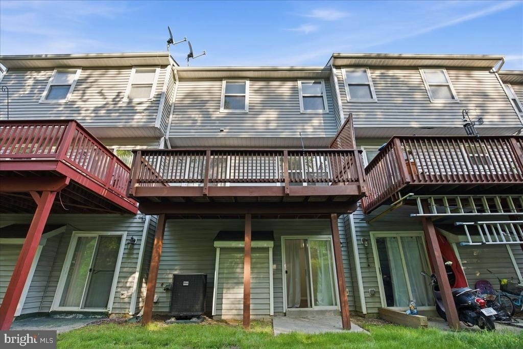 8000 Delores Court - Photo 32