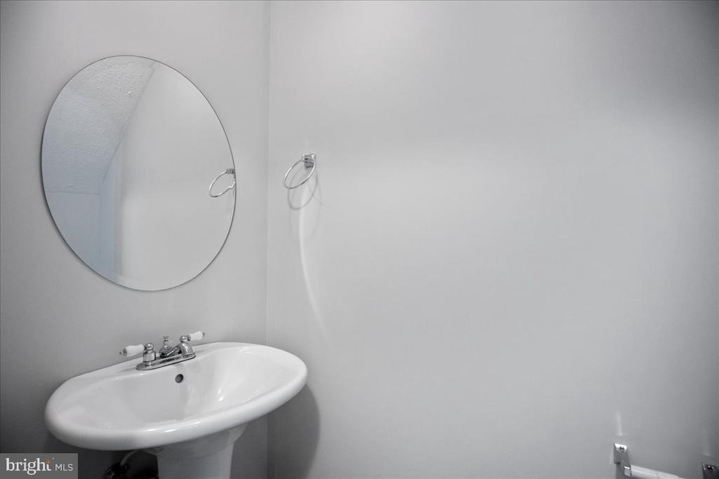 8000 Delores Court - Photo 31