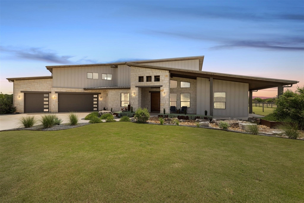 215 Mesa Vista Dr - Photo 0