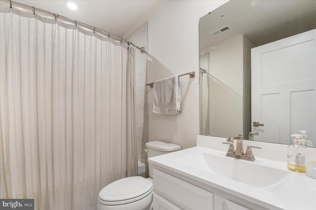 6239 Islington Street - Photo 37