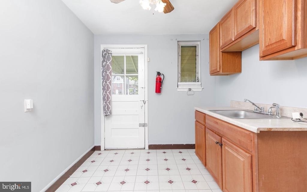 3243 Kentucky Avenue - Photo 9