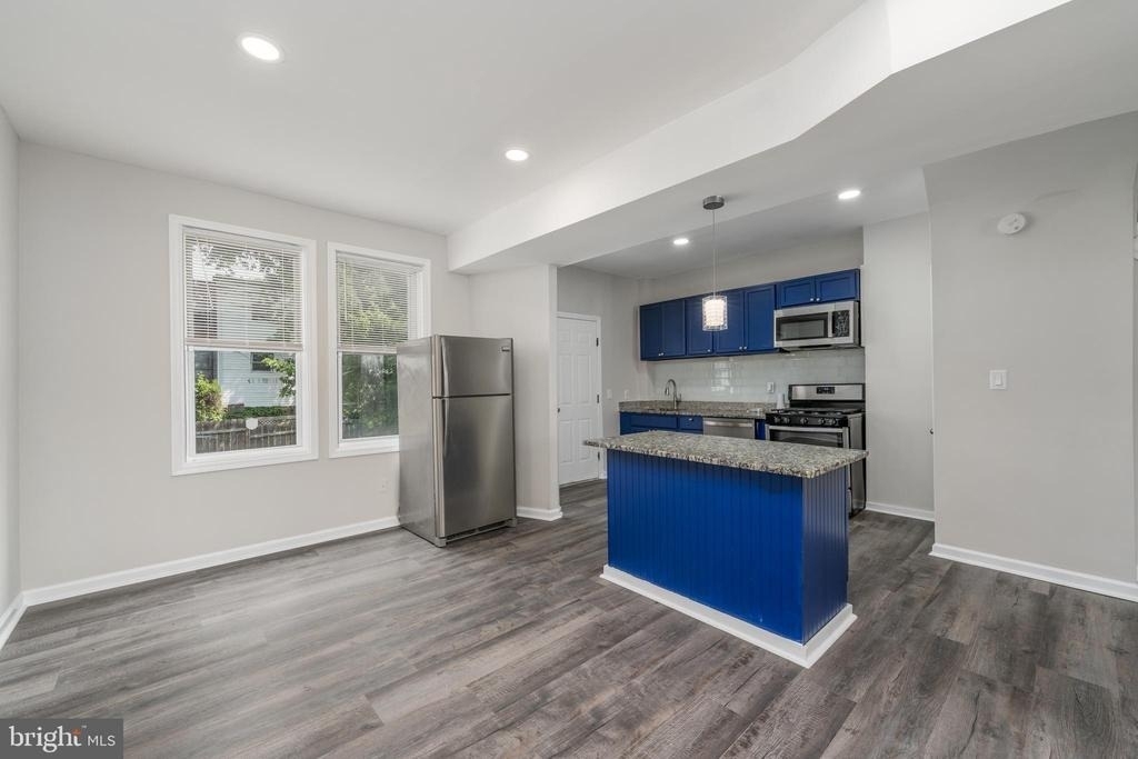 2626 Oswego Avenue - Photo 9