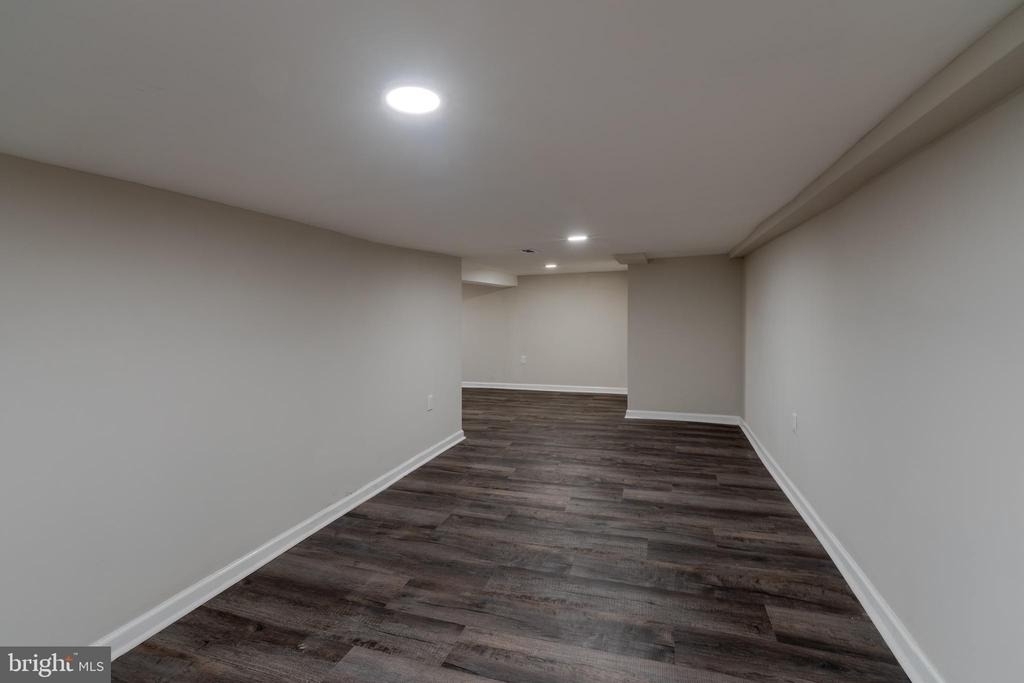 2626 Oswego Avenue - Photo 23
