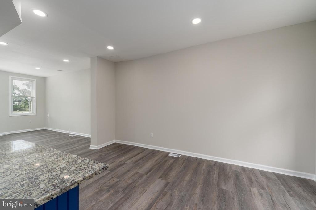 2626 Oswego Avenue - Photo 10