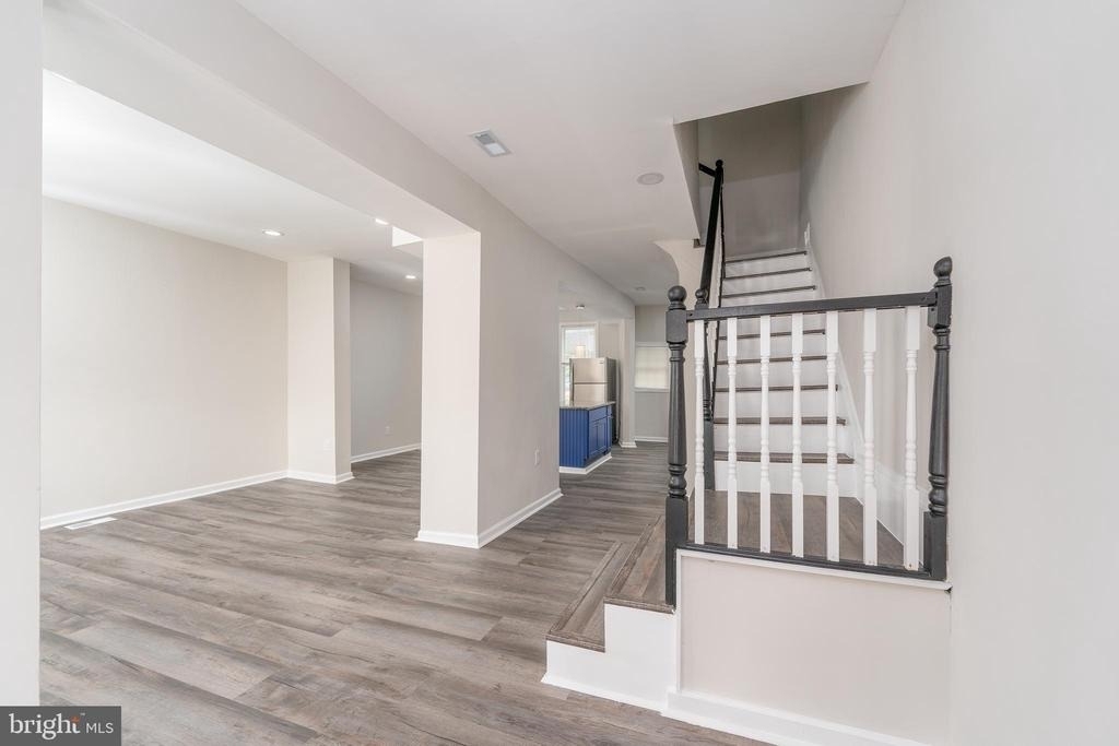 2626 Oswego Avenue - Photo 5